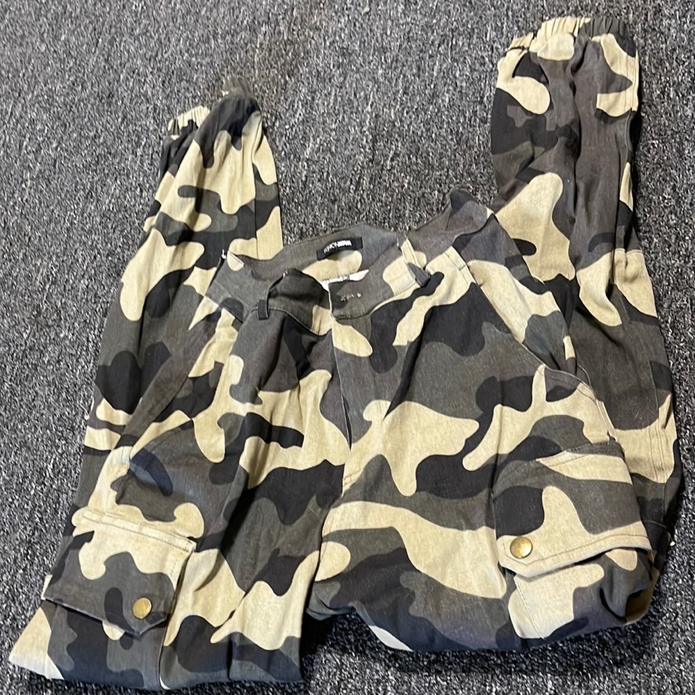 camo pants